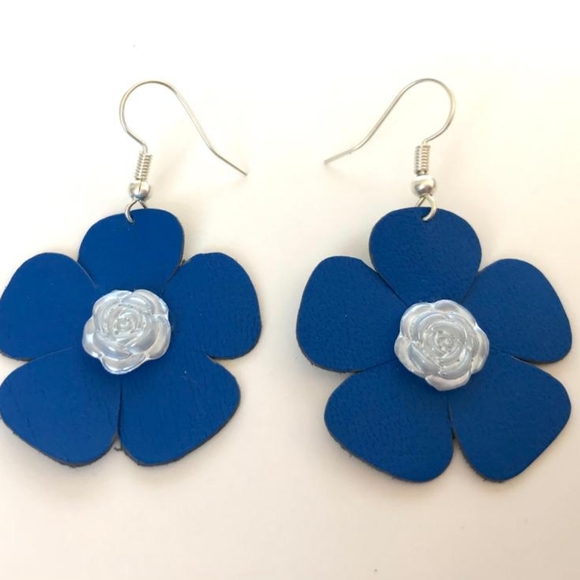 Earrings - Picture 2 of 3